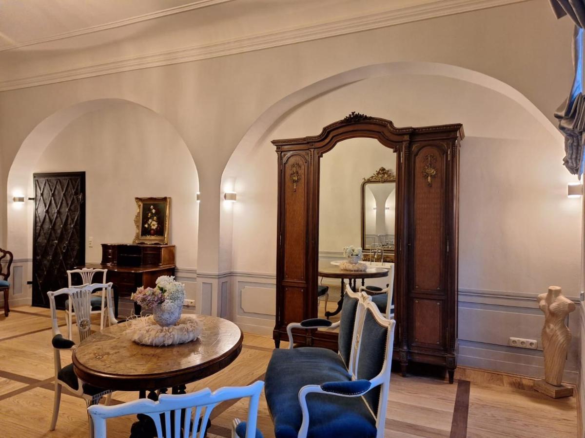 Stadtpalais Koenigssuite Maximal 2 Personen Und 1 Kleinkind เบาท์เซน ภายนอก รูปภาพ