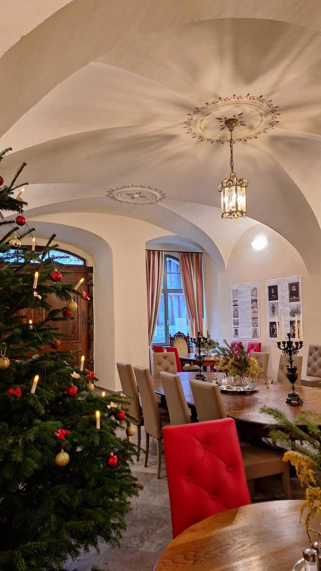 Stadtpalais Koenigssuite Maximal 2 Personen Und 1 Kleinkind เบาท์เซน ภายนอก รูปภาพ