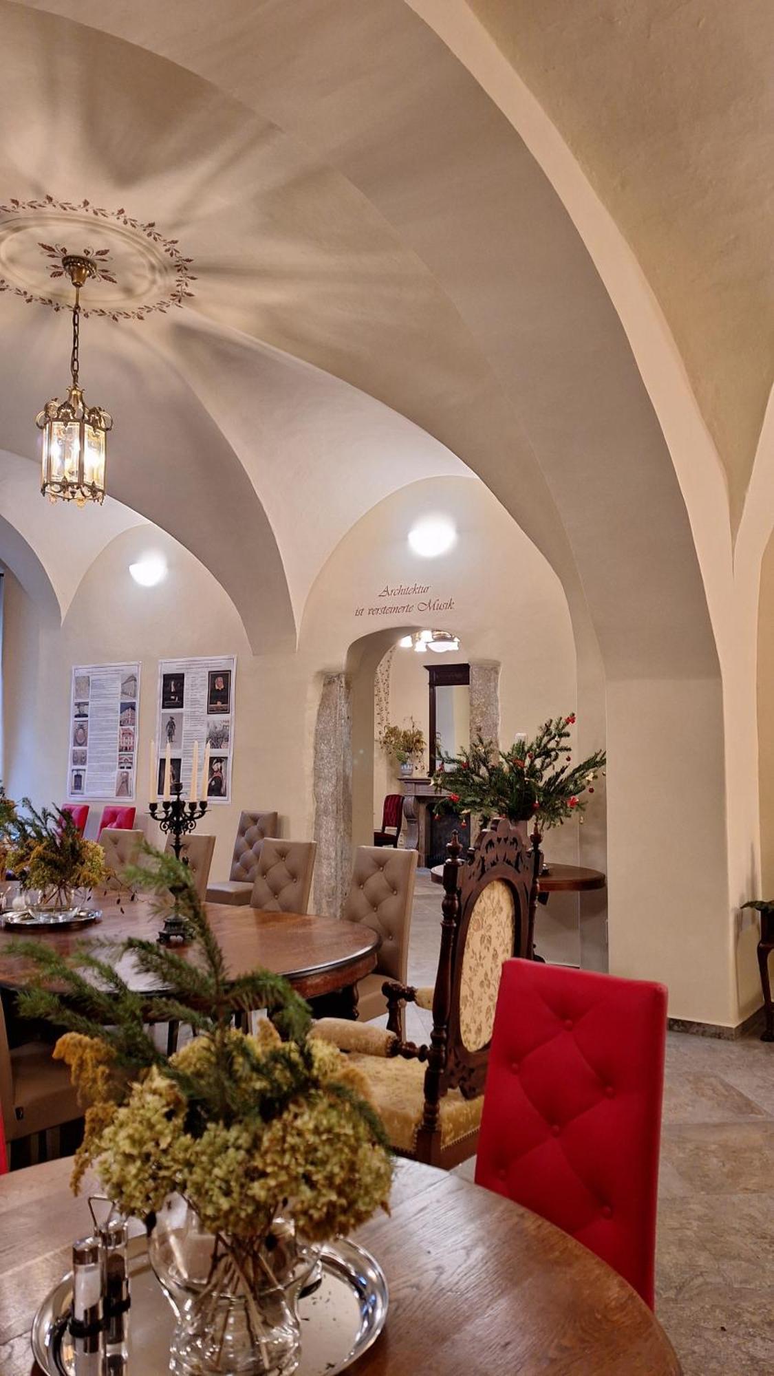 Stadtpalais Koenigssuite Maximal 2 Personen Und 1 Kleinkind เบาท์เซน ภายนอก รูปภาพ