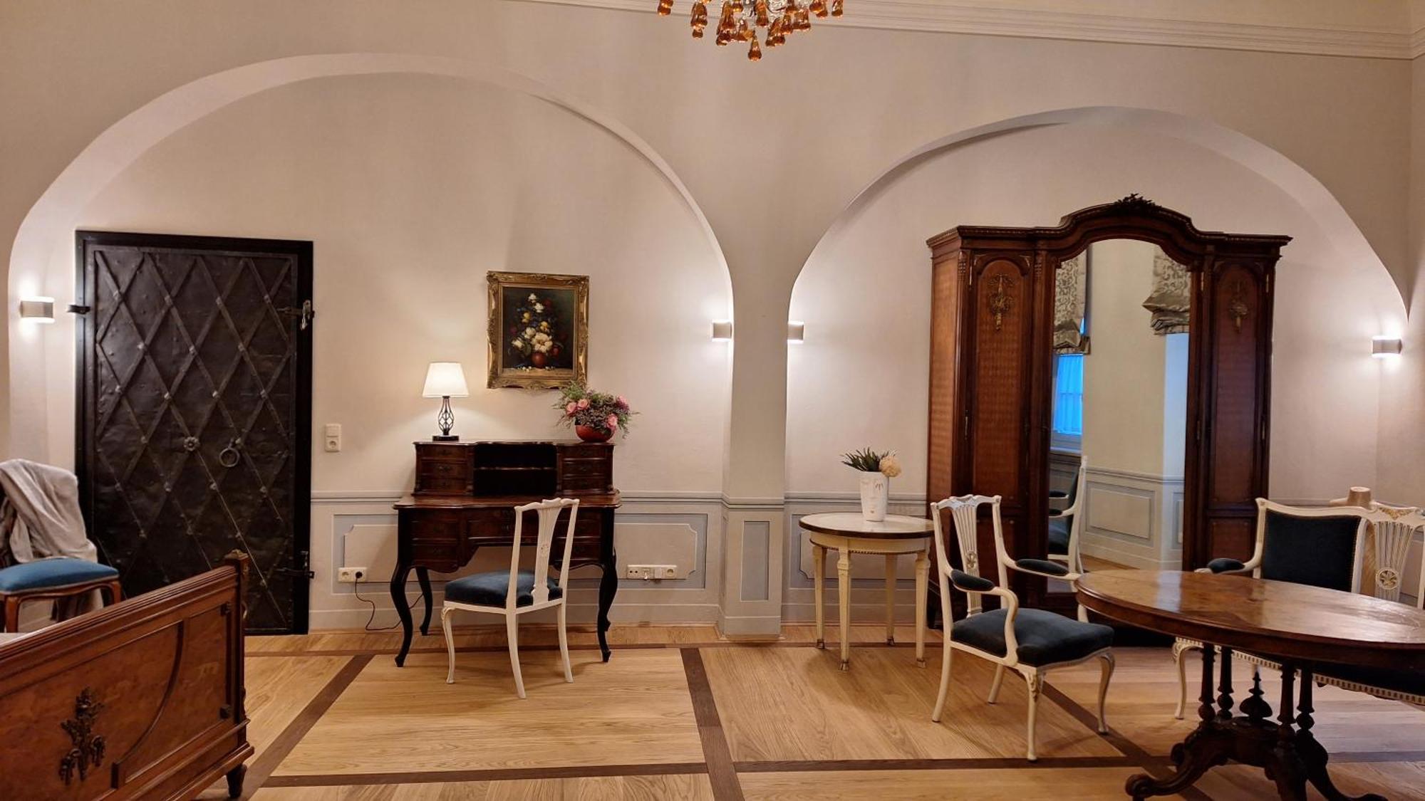 Stadtpalais Koenigssuite Maximal 2 Personen Und 1 Kleinkind เบาท์เซน ภายนอก รูปภาพ