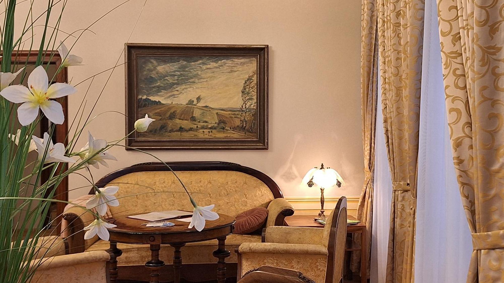 Stadtpalais Koenigssuite Maximal 2 Personen Und 1 Kleinkind เบาท์เซน ภายนอก รูปภาพ