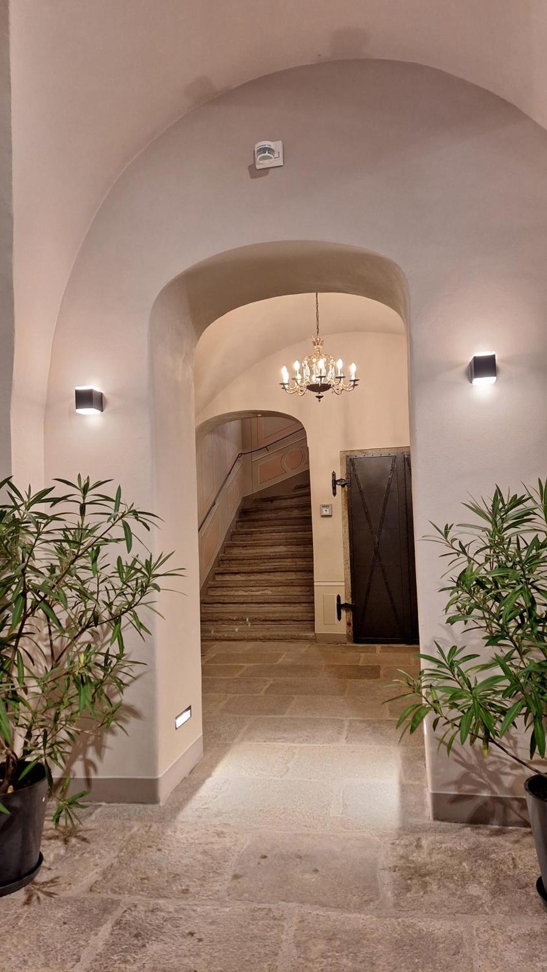 Stadtpalais Koenigssuite Maximal 2 Personen Und 1 Kleinkind เบาท์เซน ภายนอก รูปภาพ