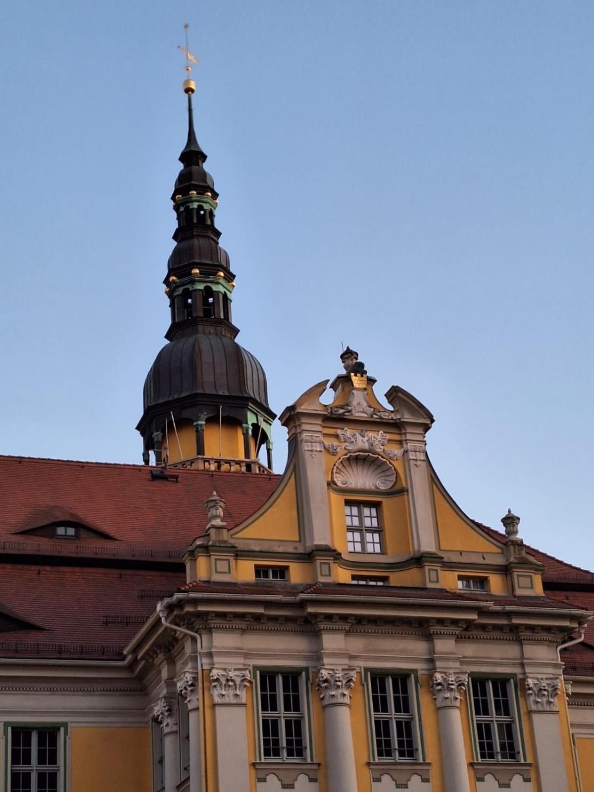 Stadtpalais Koenigssuite Maximal 2 Personen Und 1 Kleinkind เบาท์เซน ภายนอก รูปภาพ