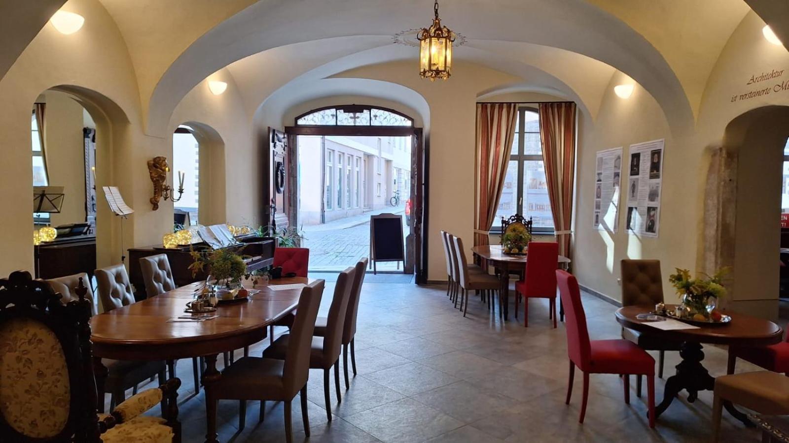 Stadtpalais Koenigssuite Maximal 2 Personen Und 1 Kleinkind เบาท์เซน ภายนอก รูปภาพ