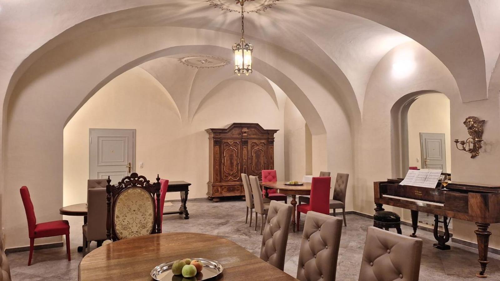 Stadtpalais Koenigssuite Maximal 2 Personen Und 1 Kleinkind เบาท์เซน ภายนอก รูปภาพ