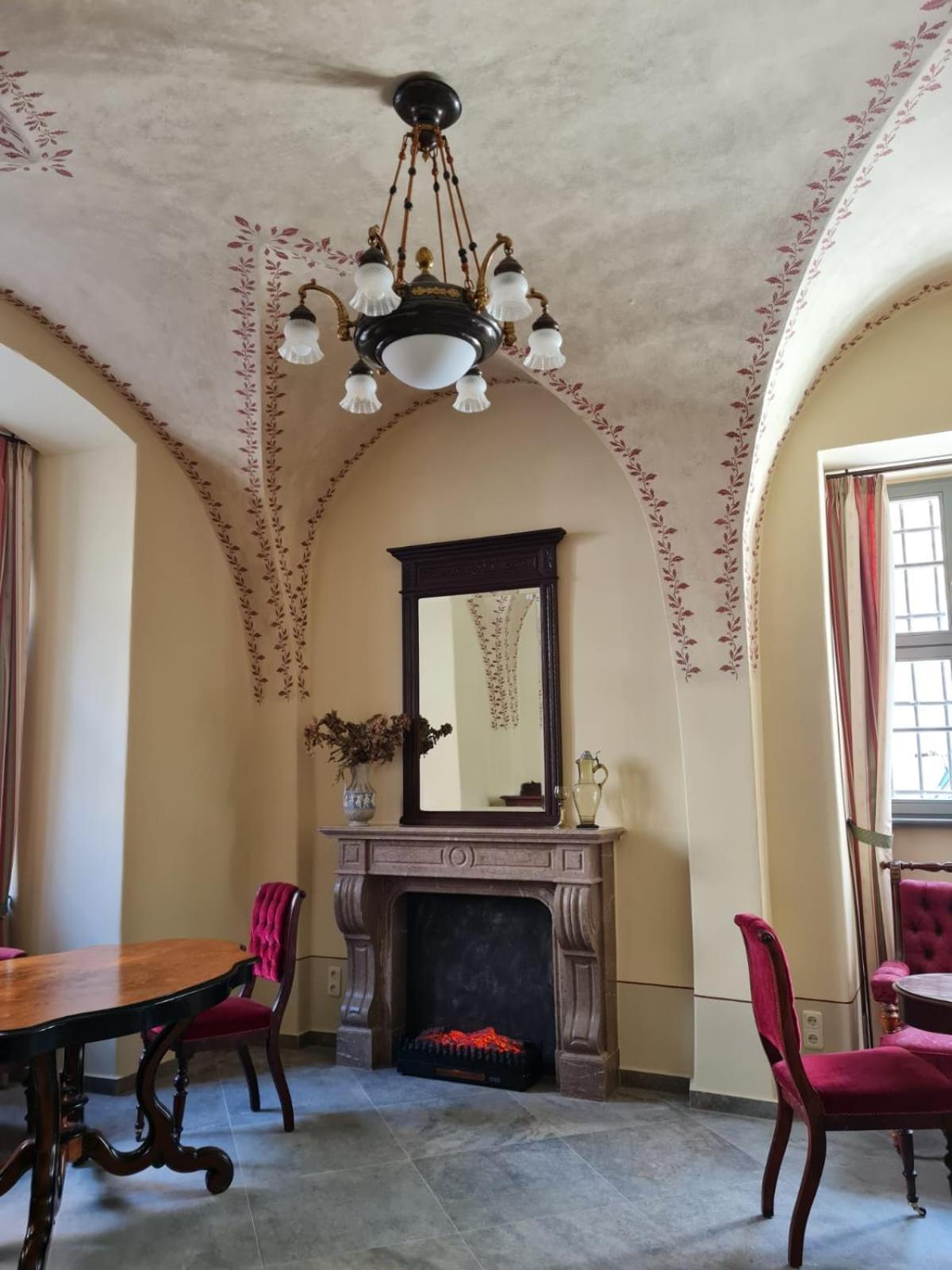 Stadtpalais Koenigssuite Maximal 2 Personen Und 1 Kleinkind เบาท์เซน ภายนอก รูปภาพ